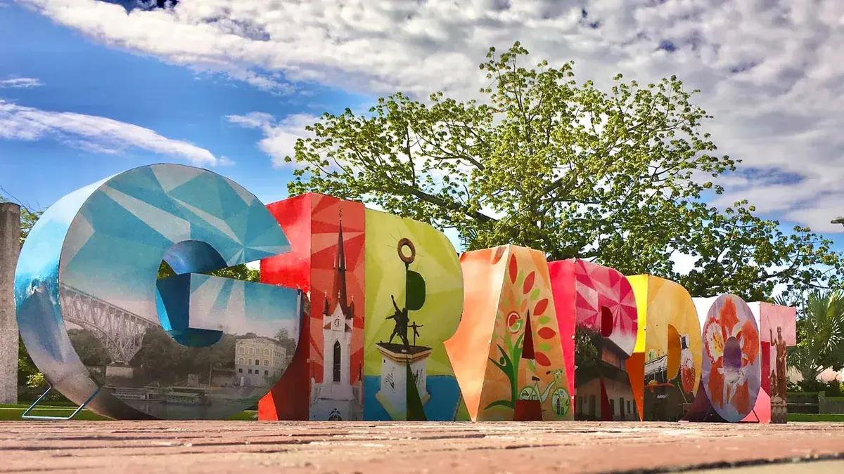 Letras de Girardot en la Plaza Principal